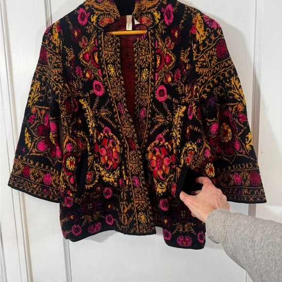 Anthropologie Cardigan Granola Grannycore XS Black Pink - Picture 3 of 7